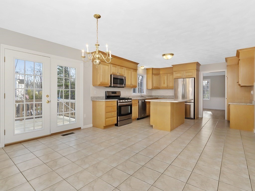 68 Locke Road Chelmsford, MA 01824 - Photo 15 of 36