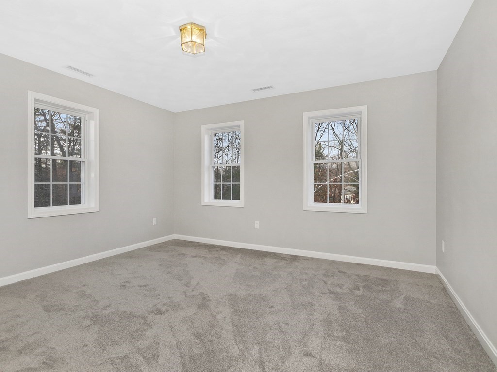 68 Locke Road Chelmsford, MA 01824 - Photo 19 of 36
