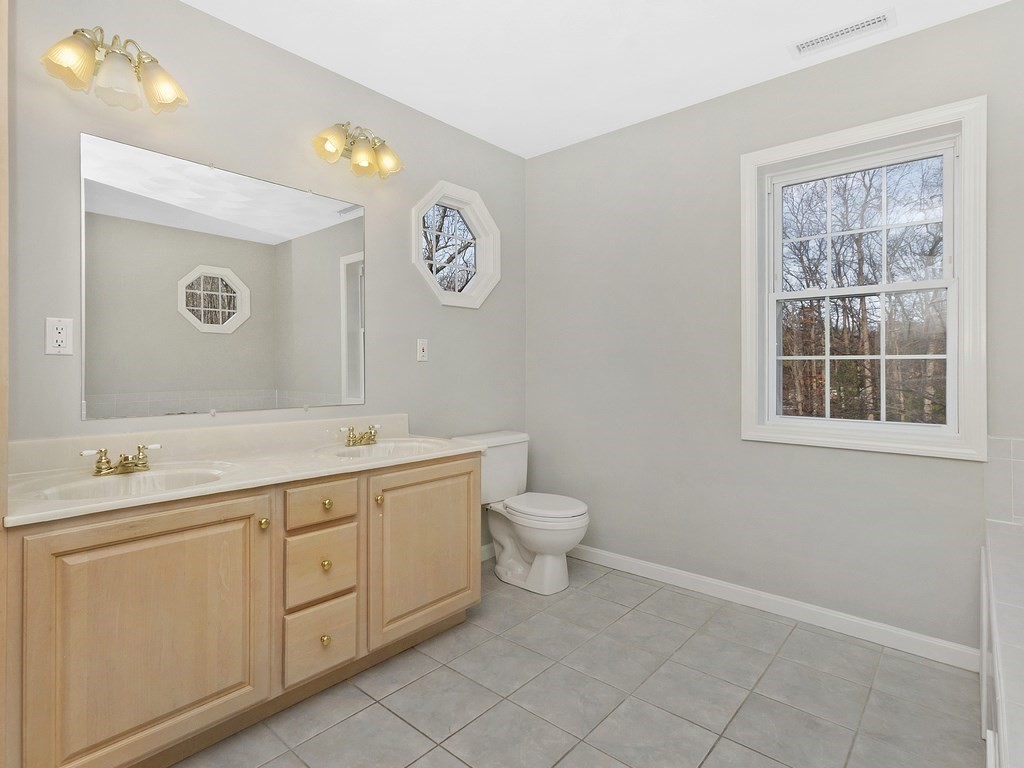 68 Locke Road Chelmsford, MA 01824 - Photo 28 of 36