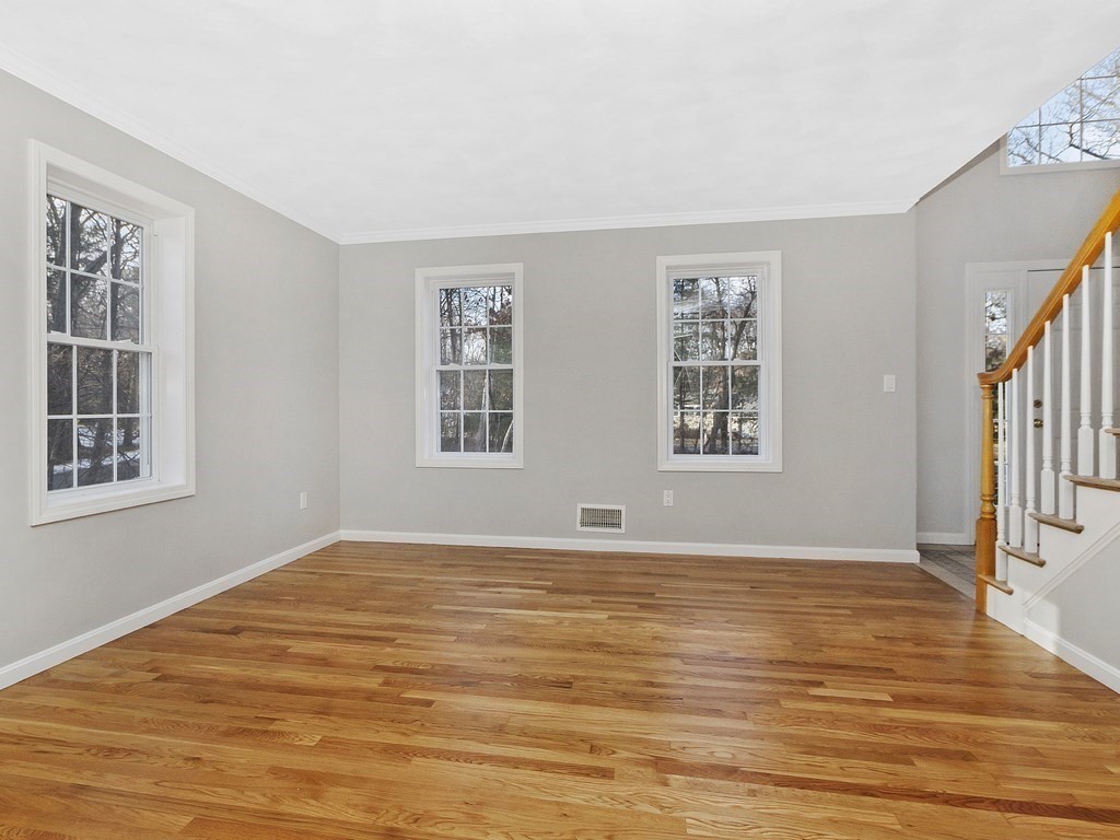 68 Locke Road Chelmsford, MA 01824 - Photo 8 of 36