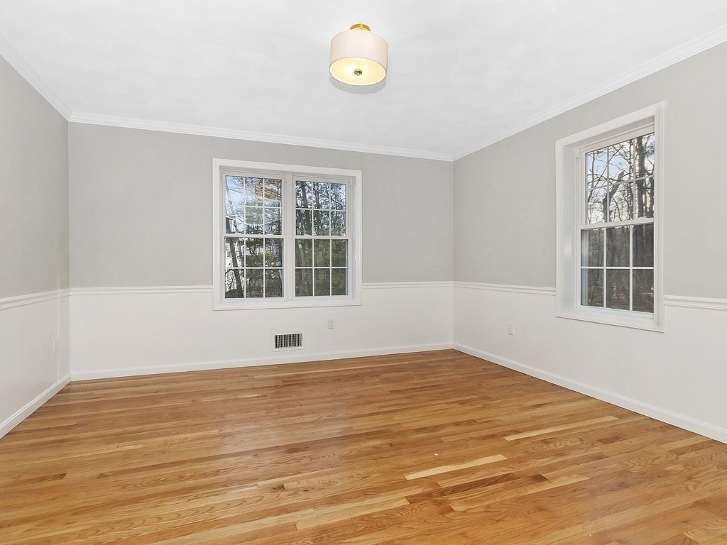 68 Locke Road Chelmsford, MA 01824 - Photo 9 of 36