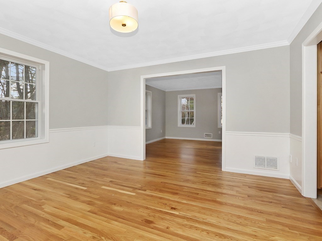 68 Locke Road Chelmsford, MA 01824 - Photo 10 of 36