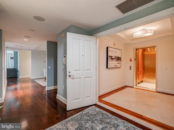 a view of livingroom with hardwood