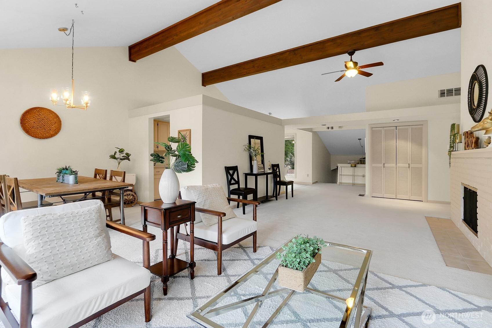 1541 Northeast 143rd Street, Unit H5 Seattle, WA 98125 - Photo 6 of 31 a living room with furniture