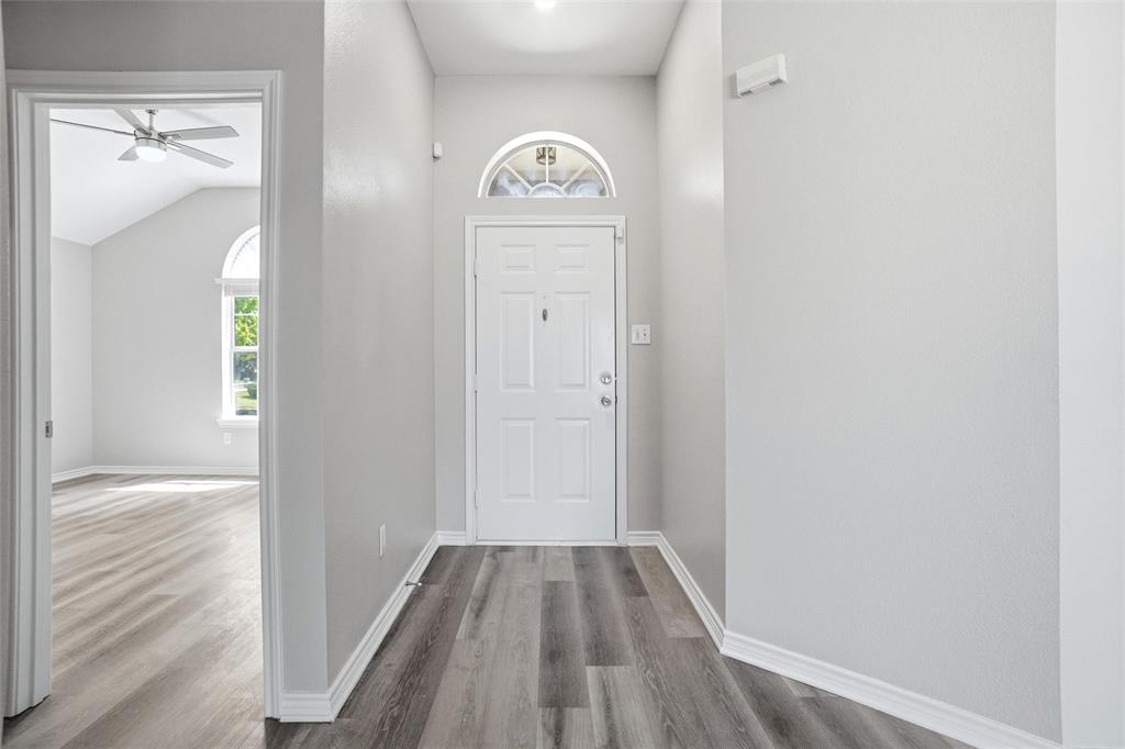 8105 Clipper Street Frisco, TX 75035 - Photo 3 of 31