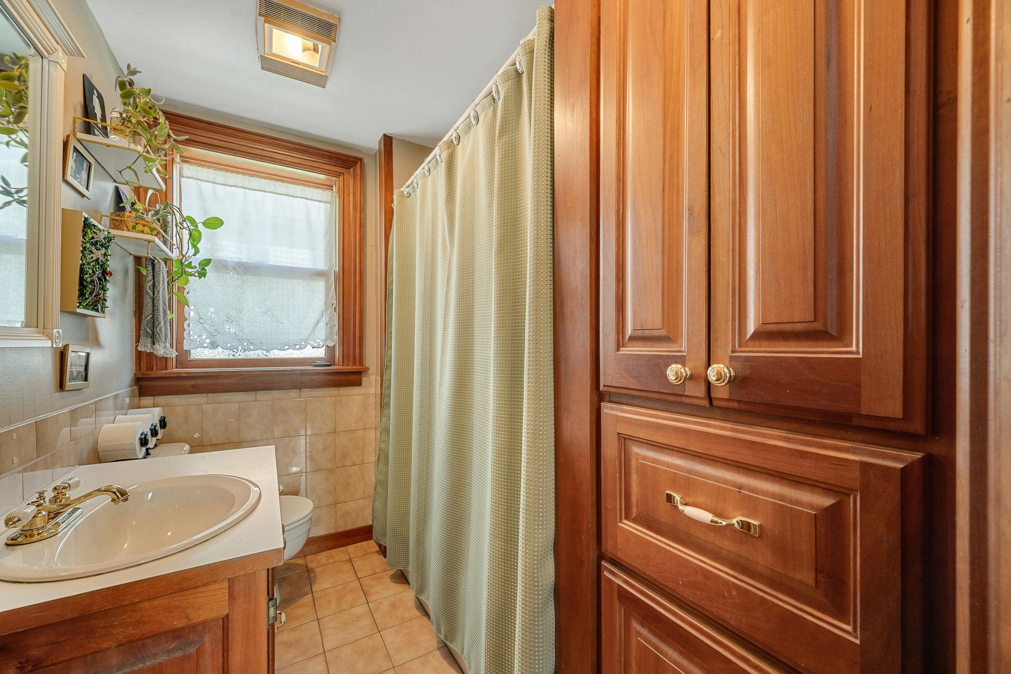 145 Washington Street Barre, VT 05641 - Photo 10 of 39
