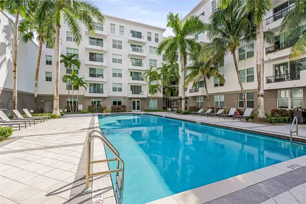 $2,500 | 2421 Northeast 65th Street, Unit 318, Fort Lauderdale, FL 33308