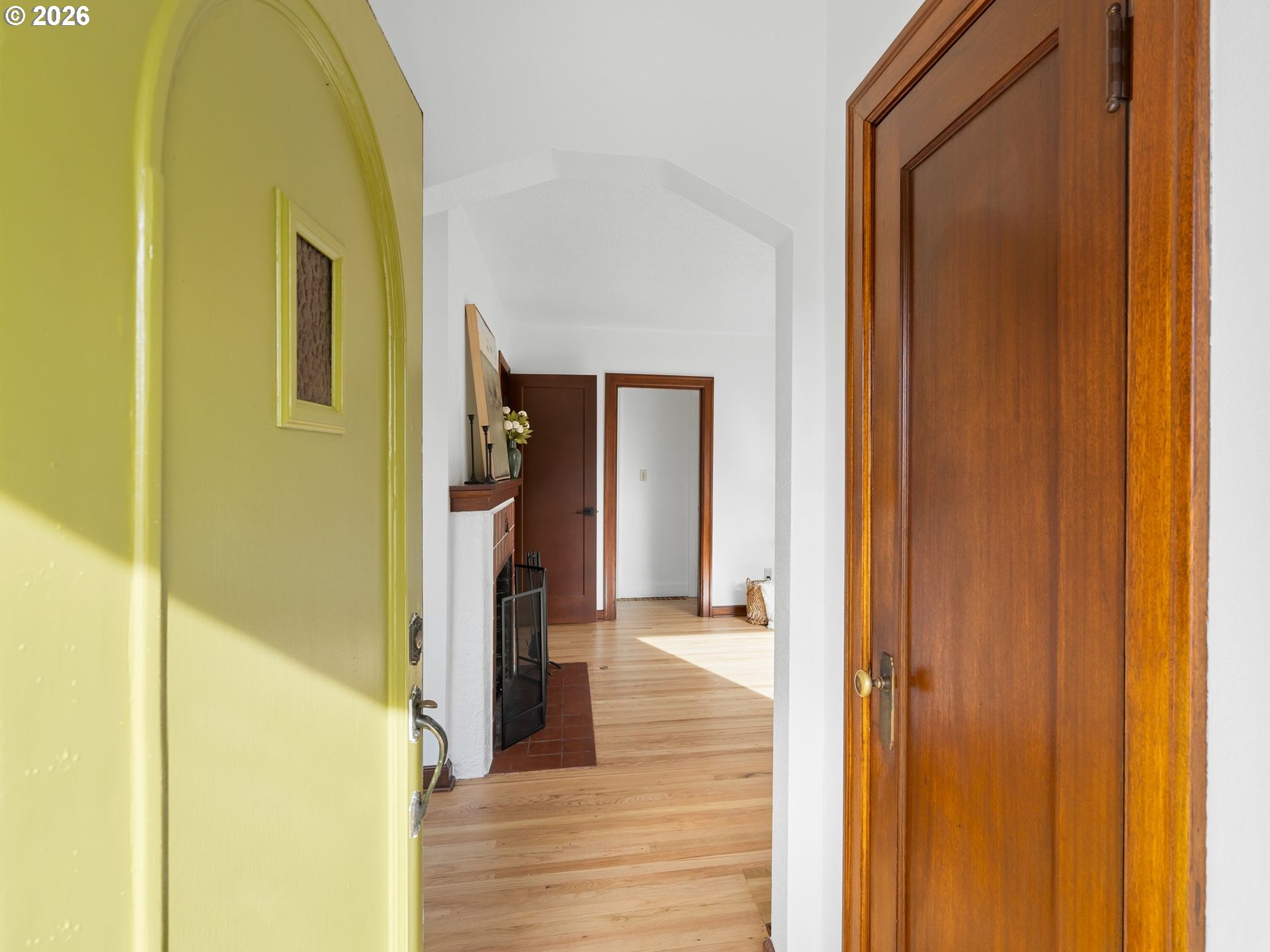 6035 Southeast Lafayette Street Portland, OR 97206 - Photo 2 of 33 Entrance/Foyer