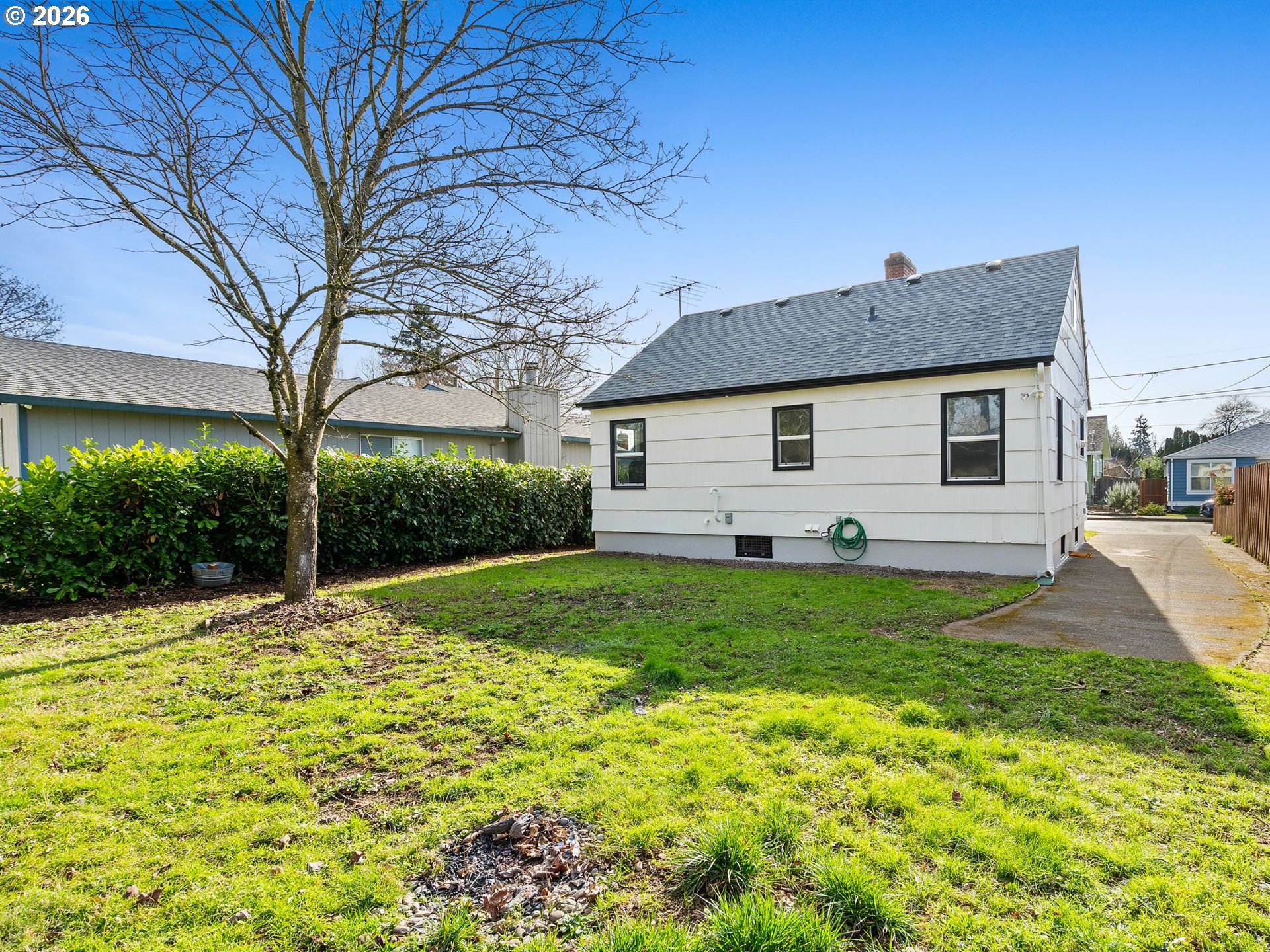 6035 Southeast Lafayette Street Portland, OR 97206 - Photo 30 of 33 Yard