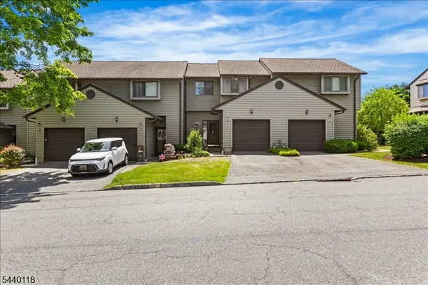 $325,000 | 11 Eagle Drive, Newton, NJ 07860