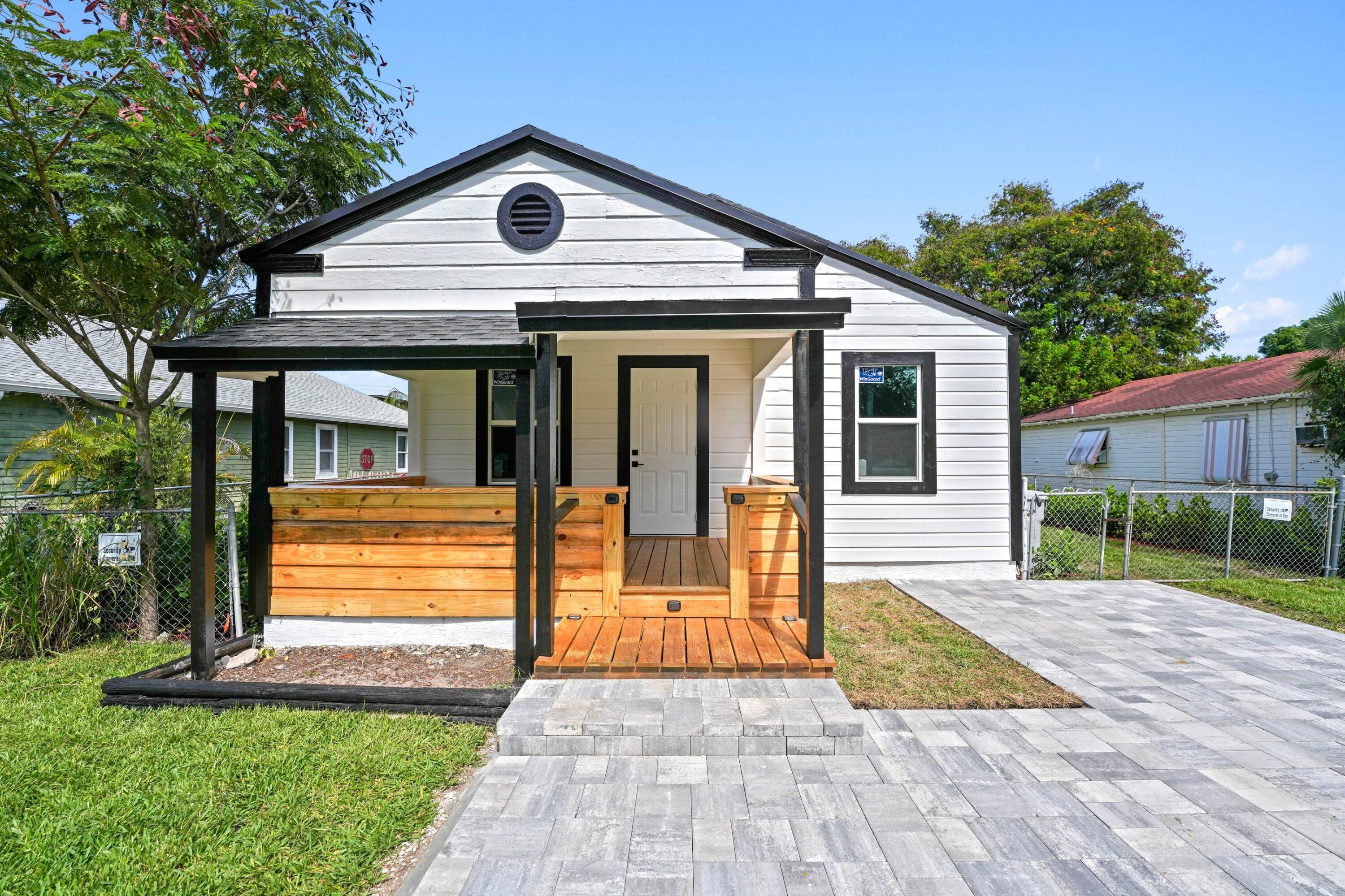 123 Northeast 8th St  