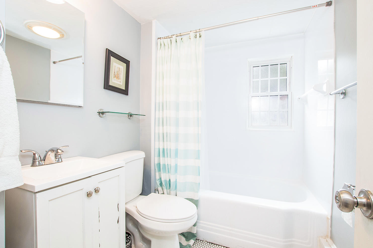 109 Old Town Road Hyannis, MA 02601 - Photo 15 of 28 1st level Bathroom