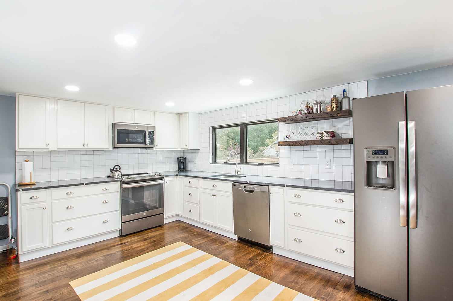 109 Old Town Road Hyannis, MA 02601 - Photo 7 of 28 Kitchen
