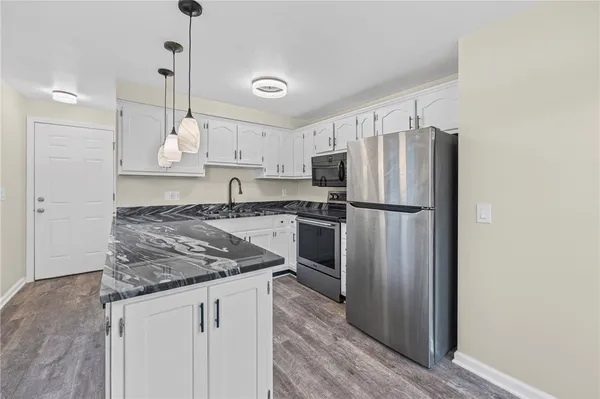 $2,700 | 49 Bucklebury Hill, Perinton, NY 14450