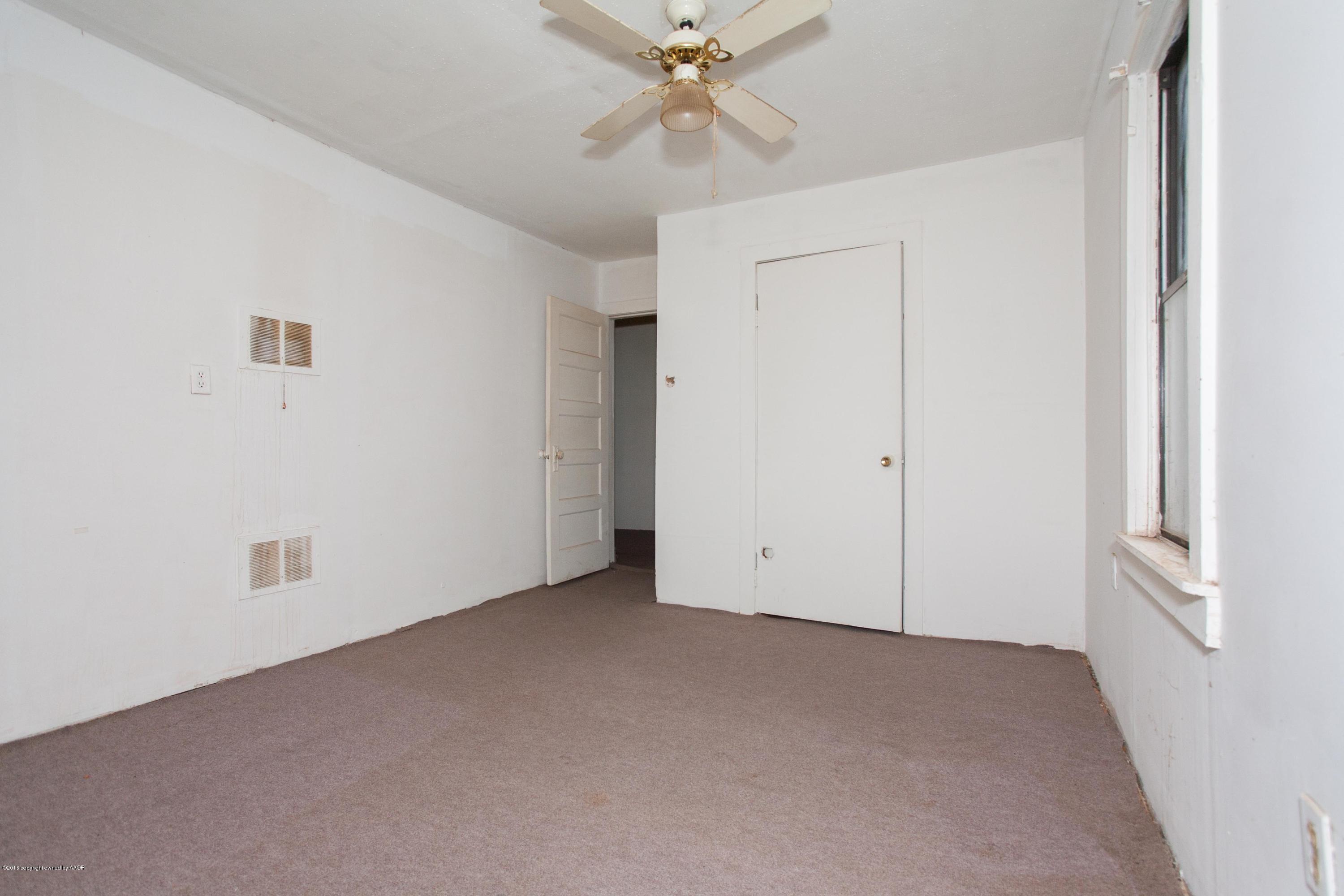 106 3rd Vega, TX 79092 - Photo 12 of 37 012_Bedroom2