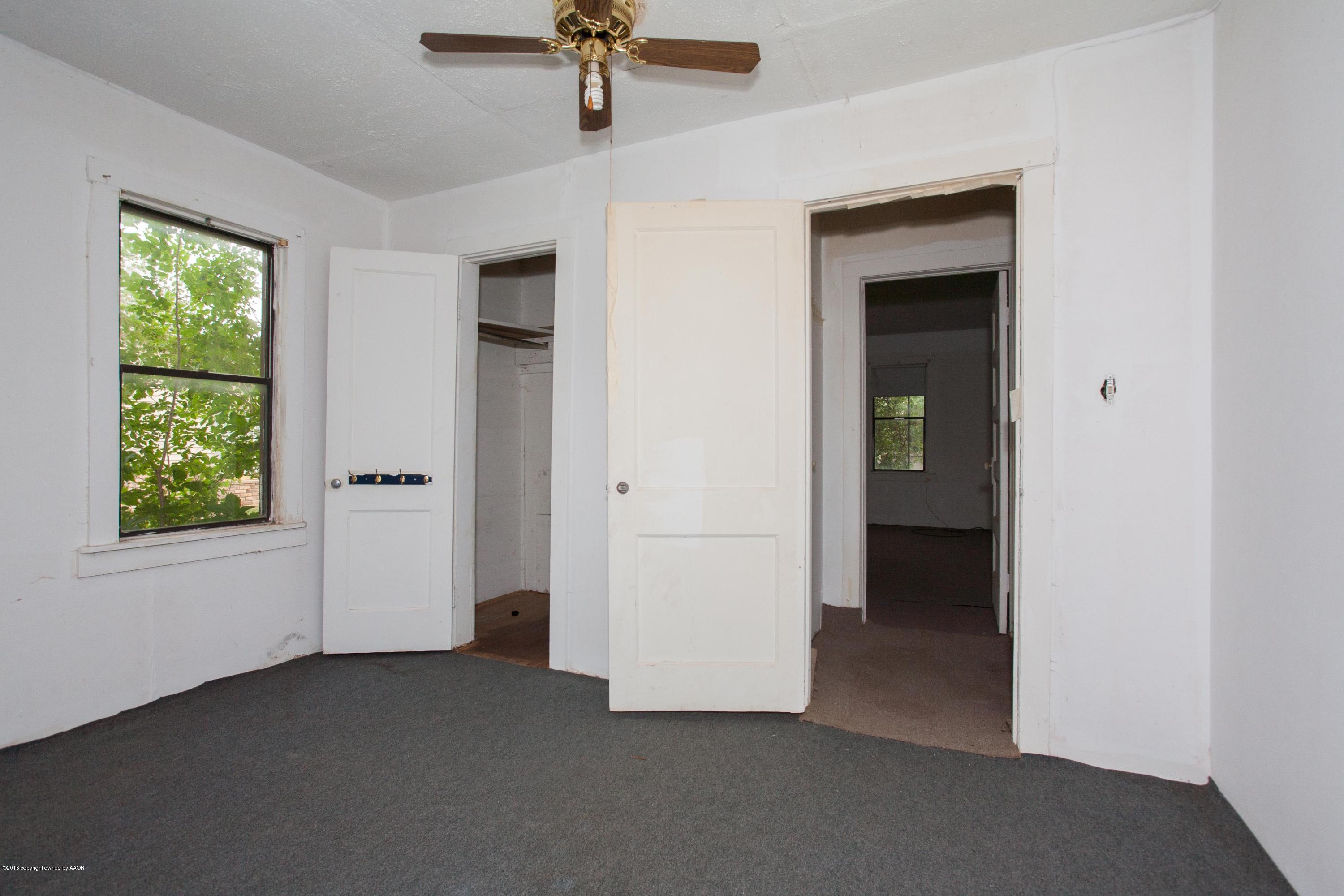 106 3rd Vega, TX 79092 - Photo 9 of 37 009_Bedroom1