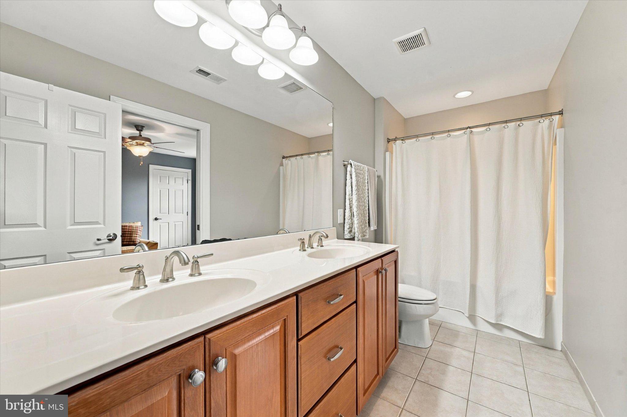 239 Windham Drive Exton, PA 19341 - Photo 27 of 36 Jack & Jill Bath