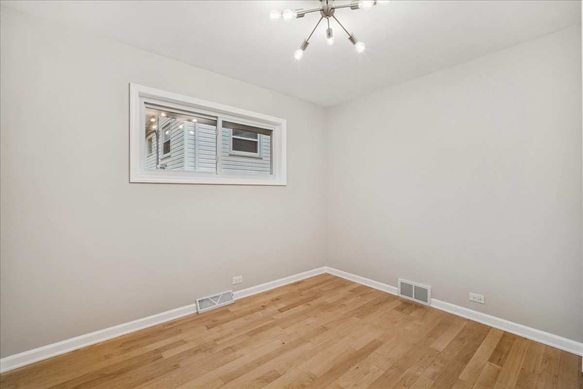 1812 Winthrop Road Highland Park, IL 60035 - Photo 16 of 32