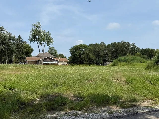 $300,000 | 6039 Bentley Avenue, Willowbrook, IL 60527