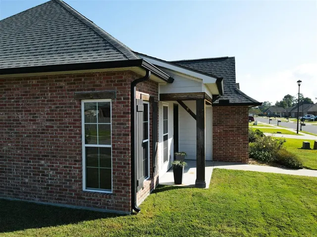 $237,400 | 308 Paisley Parkway, Sulphur, LA 70665