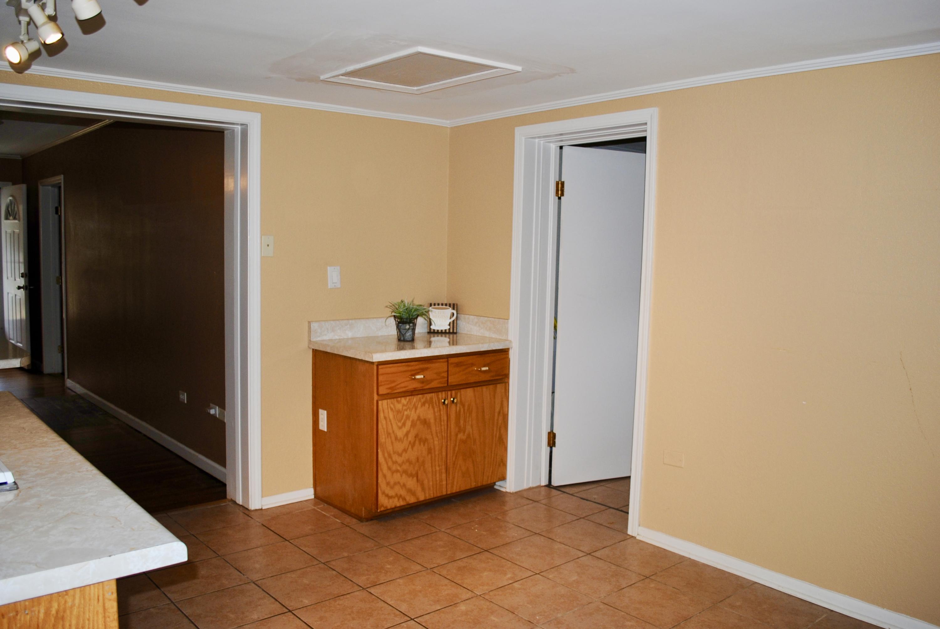 3034 Airport Road Crestview, FL 32539 - Photo 10 of 35 fullsizeoutput_6f