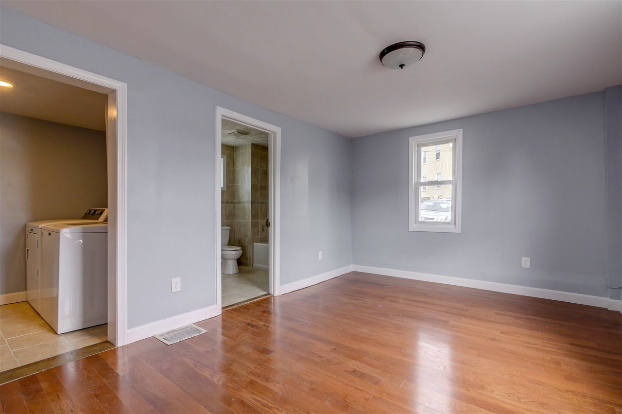 12 Dutton Street Manchester, NH 03104 - Photo 4 of 22 Gallery Image 4