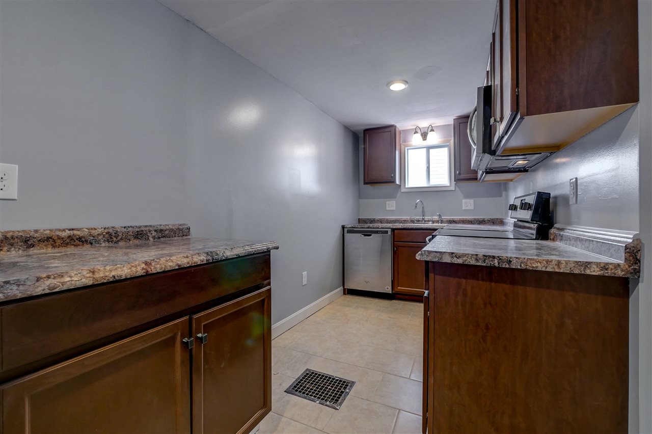 12 Dutton Street Manchester, NH 03104 - Photo 7 of 22 Gallery Image 7