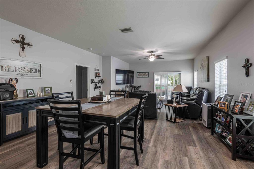 2814 Maple Brook Loop Lutz, FL 33558 - Photo 8 of 38