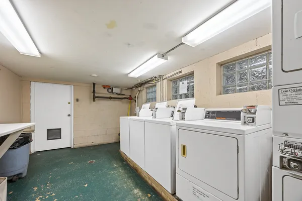 $167,900 | 301 Chicago Avenue, Unit 3CW, Oak Park, IL 60302
