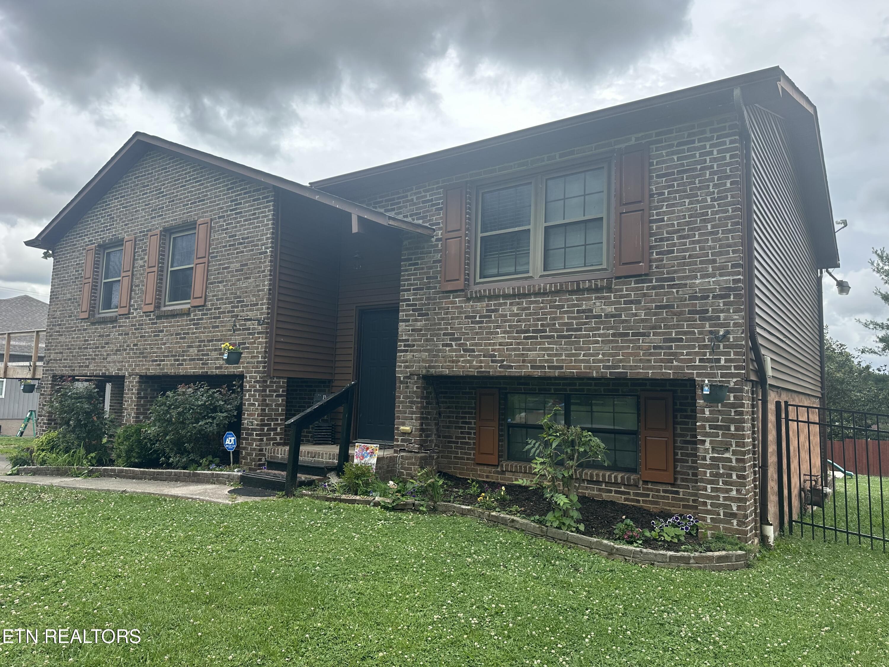 528 Merritt Road Maryville, TN 37804 - Photo 2 of 26 IMG_0172