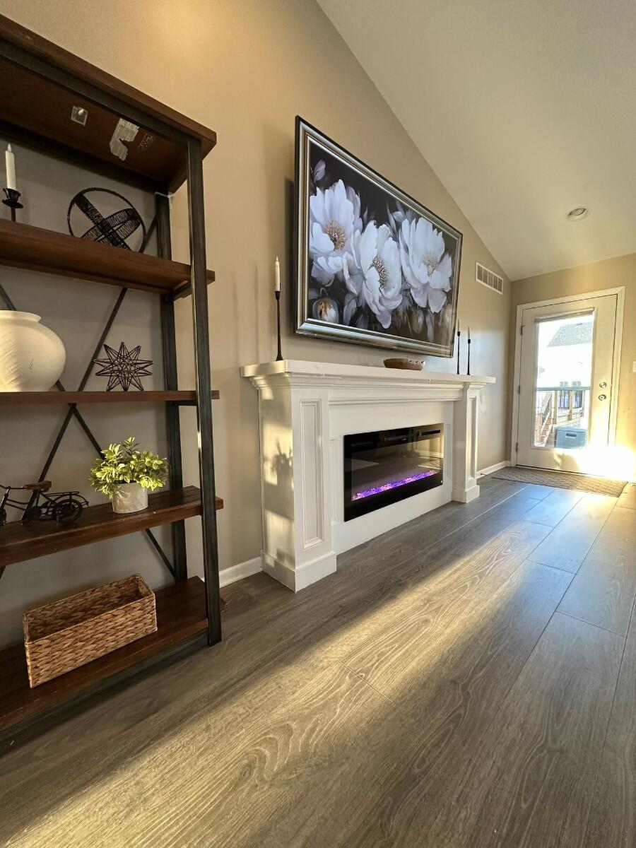 11976 Morgan Street Crown Point, IN 46307 - Photo 3 of 35 900x1200