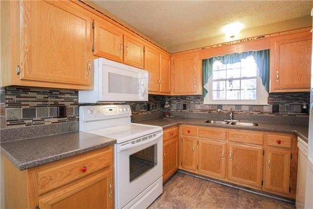 5083 Campbell Road Cross Plains, TN 37049 - Photo 3 of 20 Updated Kitchen!