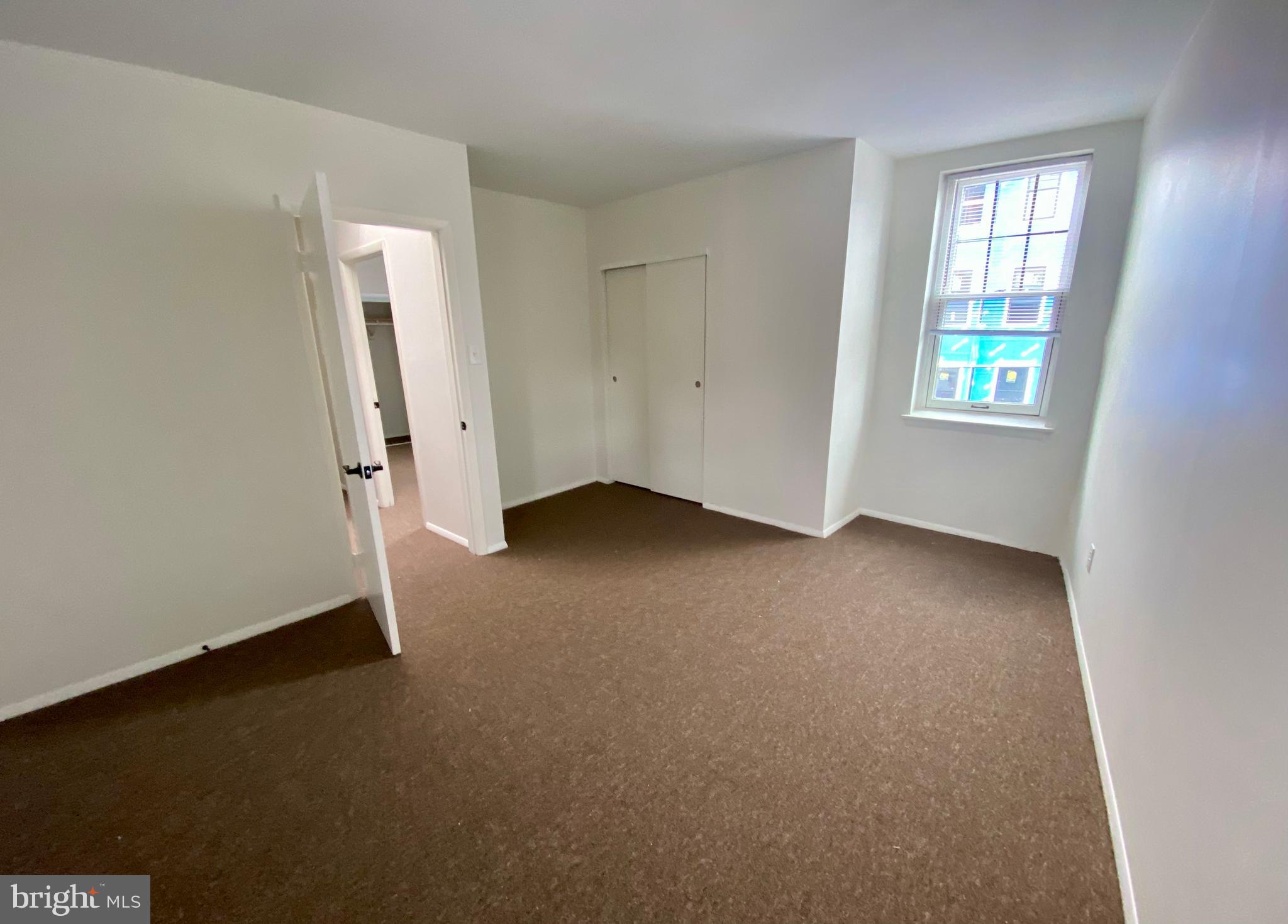 901 South 2nd Street, Unit B Philadelphia, PA 19147 - Photo 9 of 13 an empty room with windows