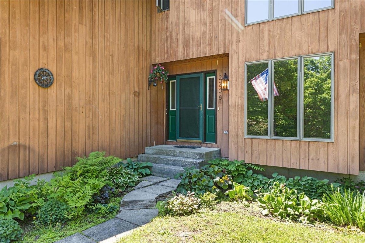 2206 Highgate Road Swanton, VT 05478 - Photo 2 of 50