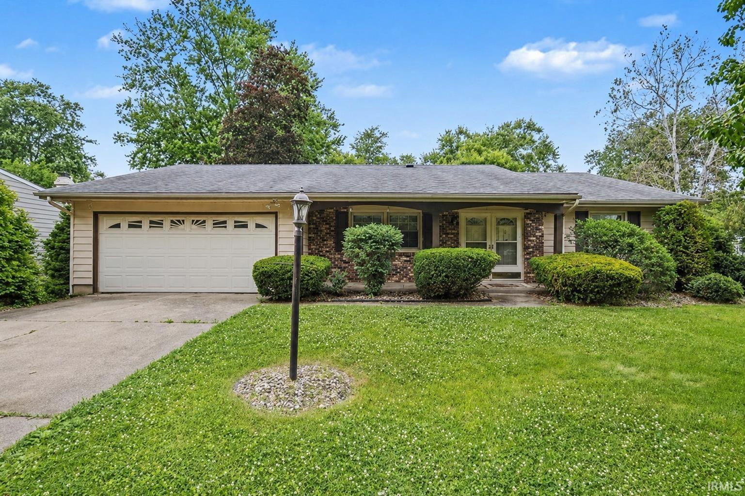 6227 York Road South Bend, IN 46614 - Photo 2 of 23