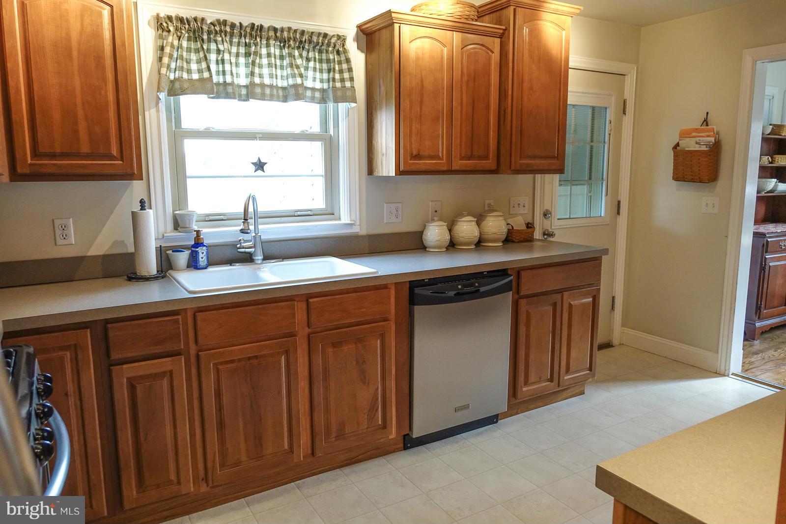 16721 Hampton Road Williamsport, MD 21795 - Photo 12 of 30 Kitchen