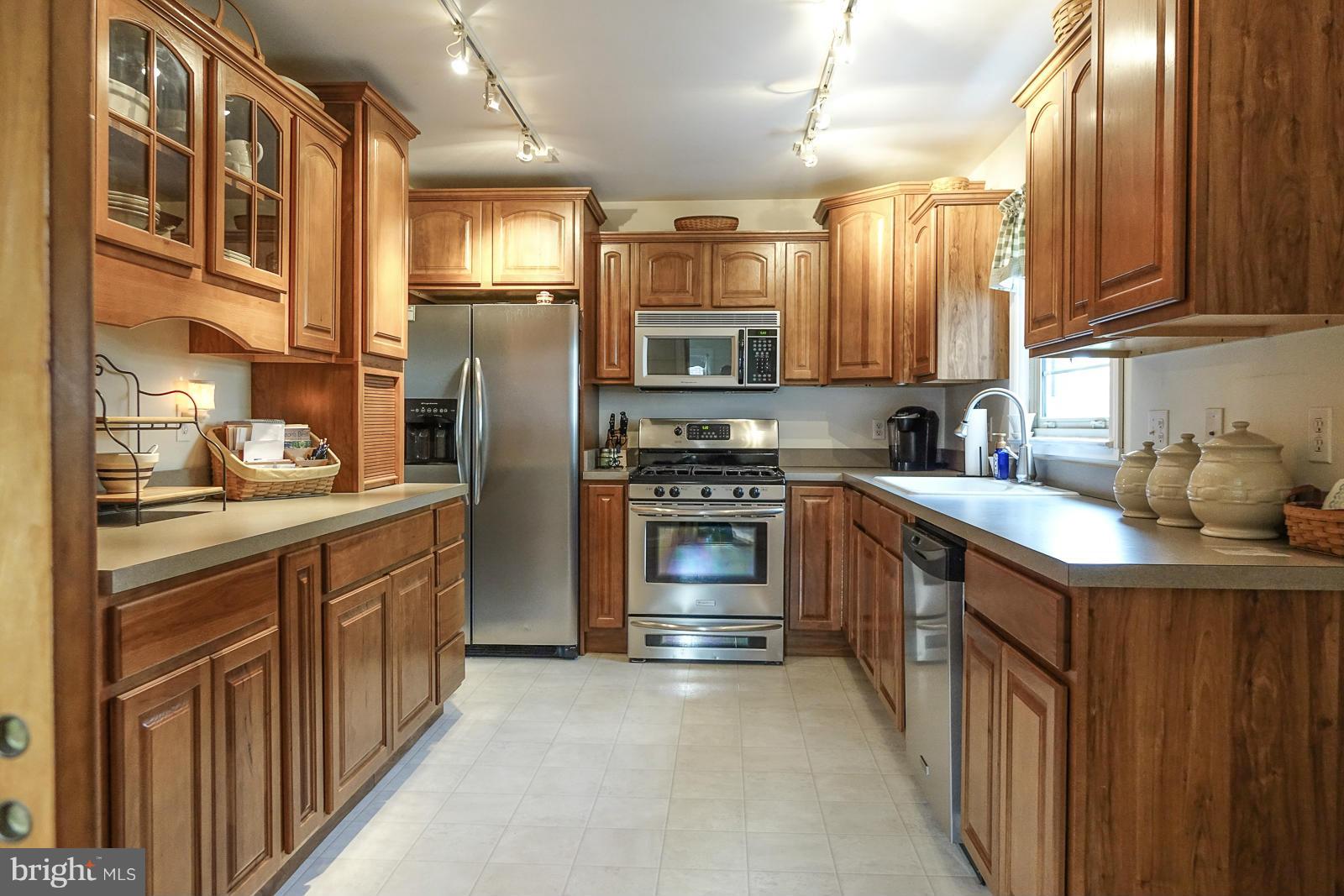 16721 Hampton Road Williamsport, MD 21795 - Photo 10 of 30 Kitchen