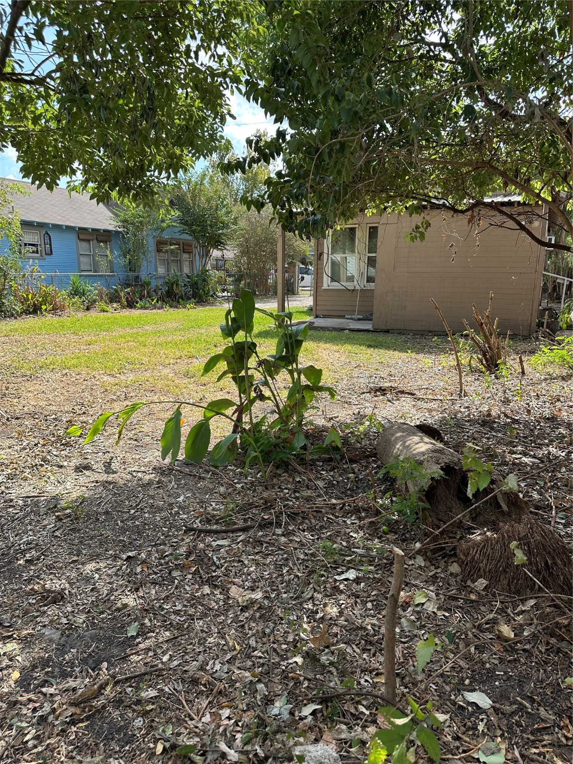 1125 East 27th Street Houston, TX 77009 - Photo 14 of 16 Backyard