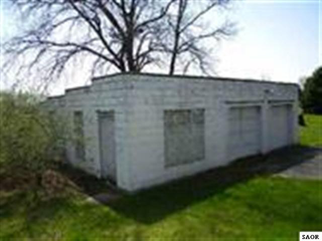 10734 Lansing Road Durand, MI 48429 - Photo 9 of 9 42739-8.JPG