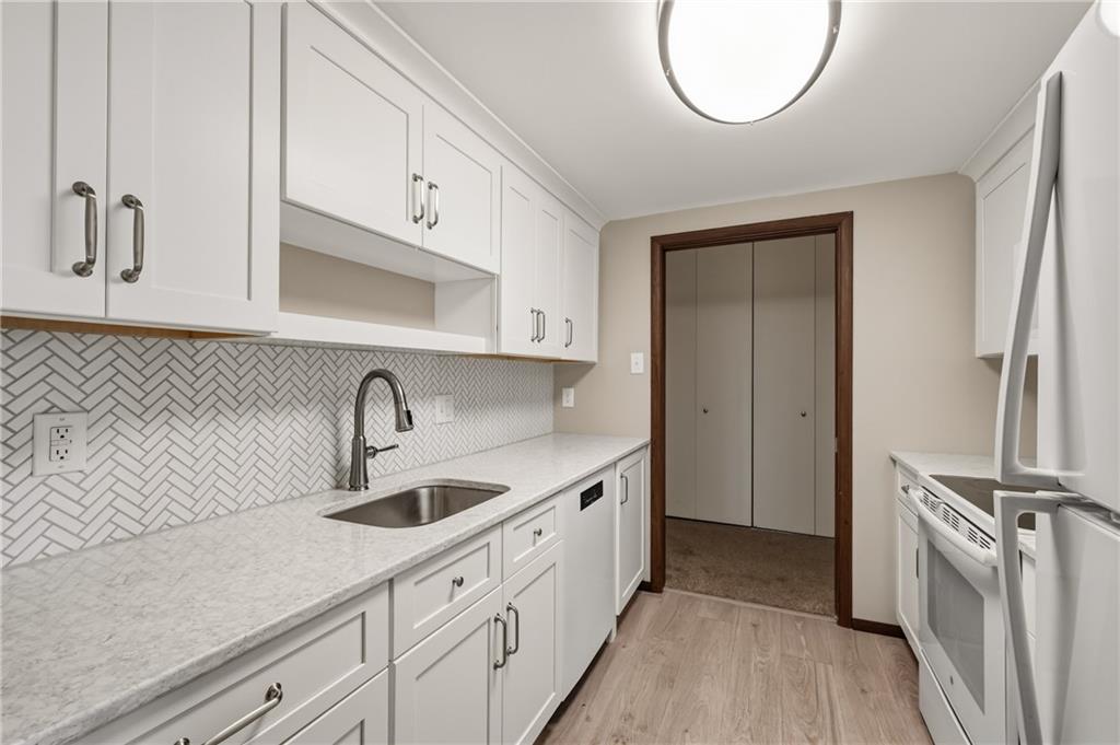 5600 Munhall Road, Unit 601 Pittsburgh, PA 15217 - Photo 4 of 32 Gallery Image 4