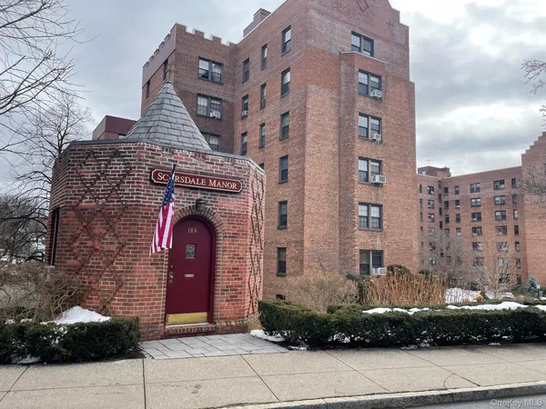$1,875 | 192 Garth Road, Unit 4N, Scarsdale, NY 10583