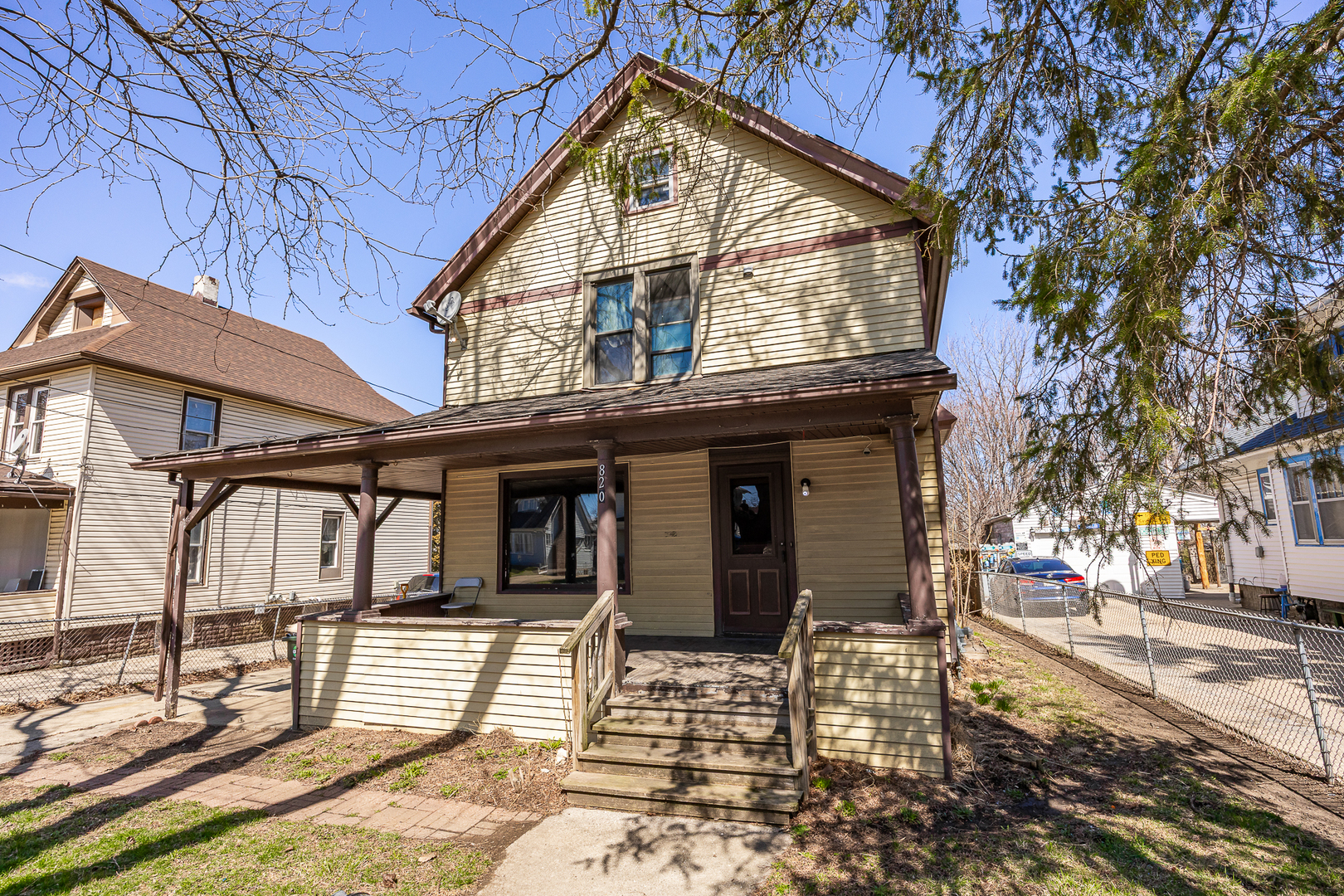 820 Spring Street Aurora, IL 60505 - Photo 2 of 6