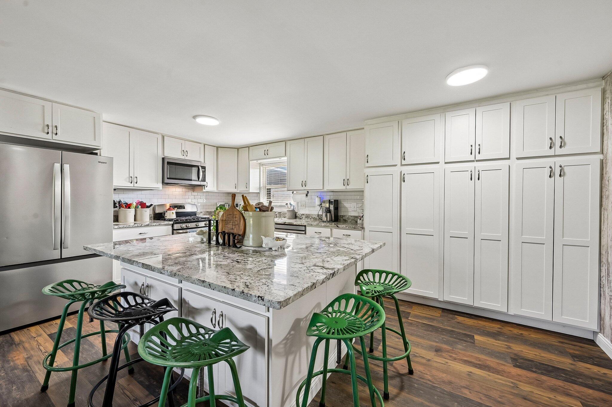 8103 York Road Southwest Pataskala, OH 43062 - Photo 20 of 92 Kitchen