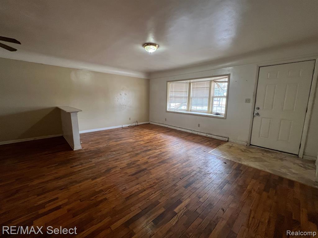 3211 South Center Road Burton, MI 48519 - Photo 4 of 30