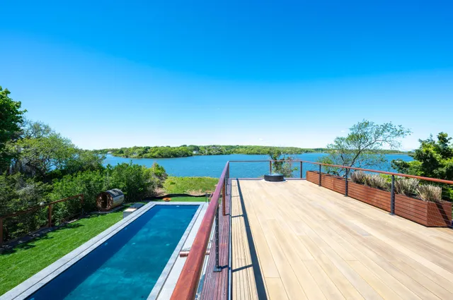 a view of deck and patio