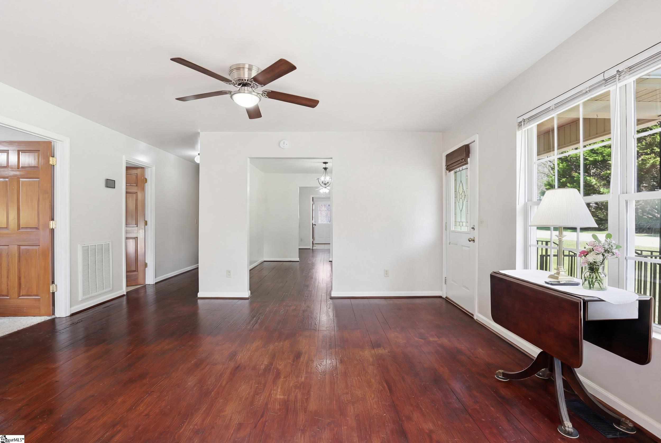 421 Hotrod Lane Walhalla, SC 29691 - Photo 4 of 37