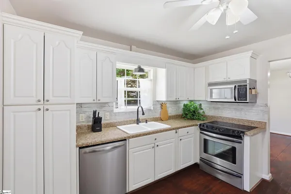 $274,900 | 421 Hotrod Lane, Walhalla, SC 29691