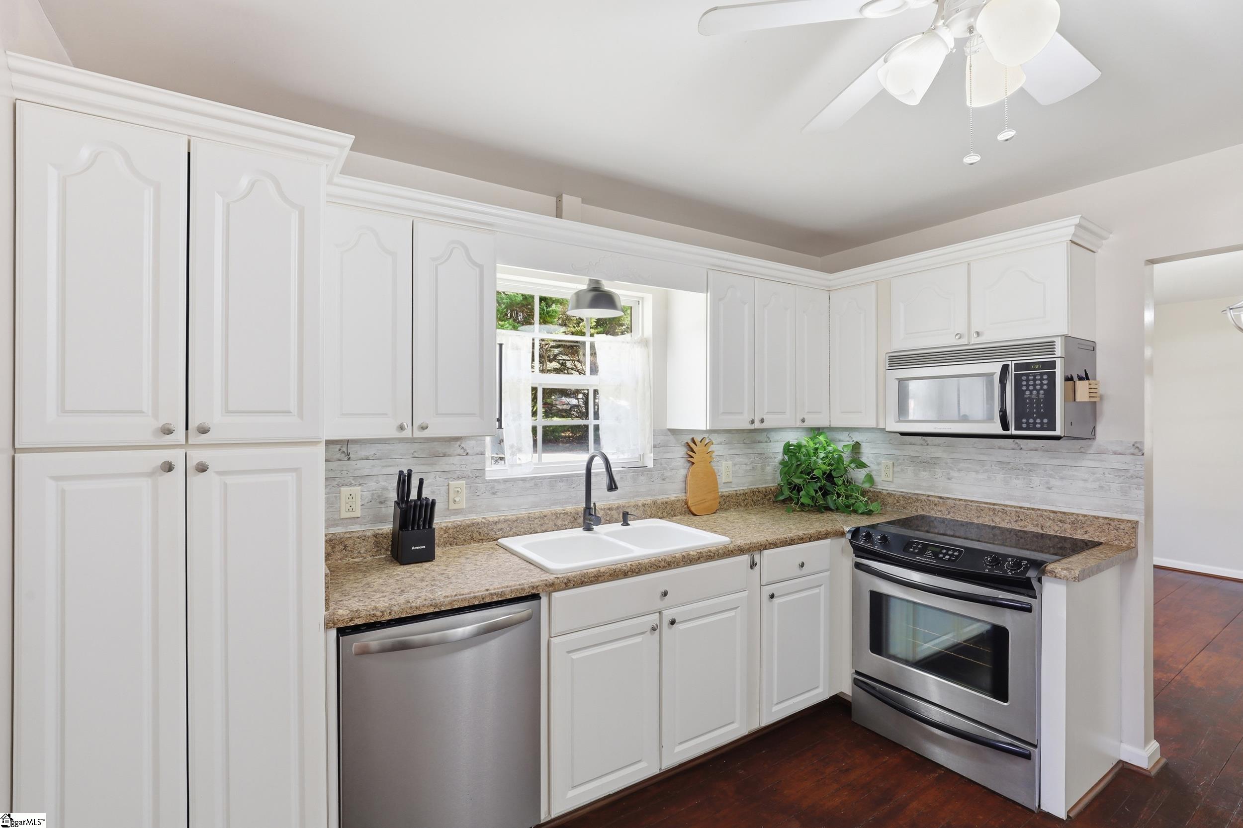 421 Hotrod Lane Walhalla, SC 29691 - Photo 7 of 37