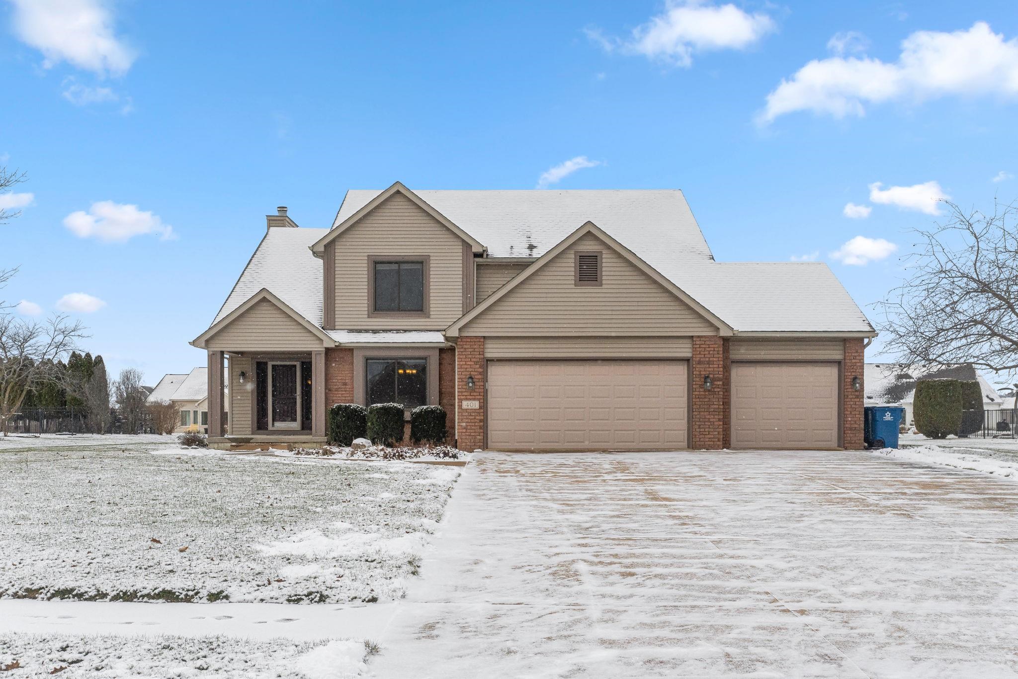 401 Hunters Ridge Auburn, IN 46706 - Photo 1 of 36 Gallery Image 1