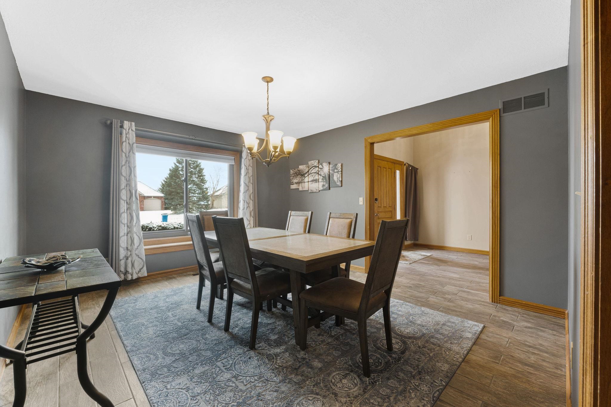 401 Hunters Ridge Auburn, IN 46706 - Photo 5 of 36 Gallery Image 5